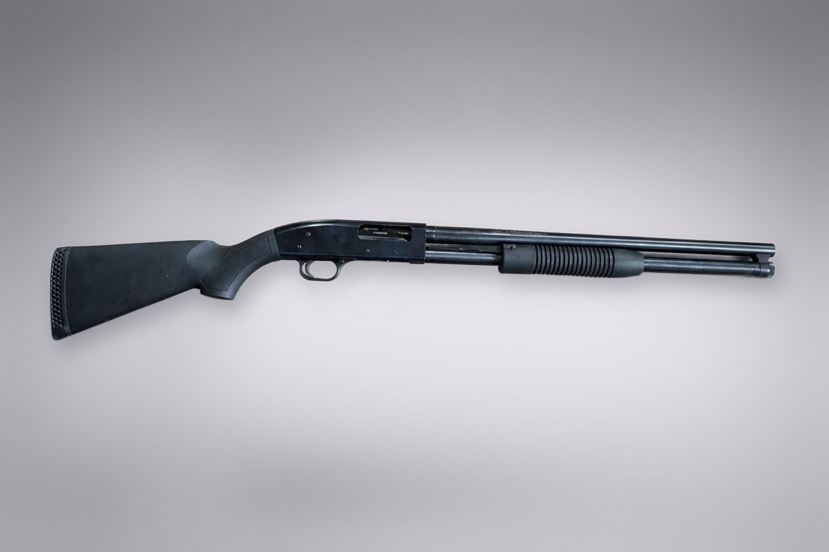 Mossberg Maverick 88 – Pump-action shotgun 12/76